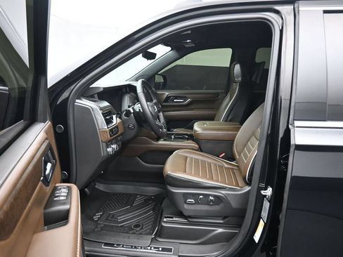 Used 2026 GMC Yukon XL Denali Ultimate AWD/4WD image 12
