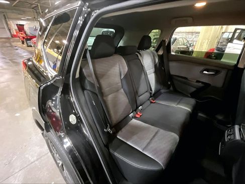 Used 2023 Nissan Rogue SV image 20