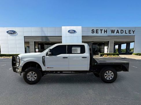 Used 2023 Ford F250 XLT w/ F-250 >10K GVWR Package image 4