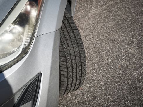 Used 2015 Hyundai Elantra SE image 11