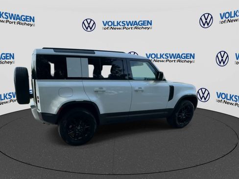 Used 2025 Land Rover Defender 110 S AWD/4WD image 8