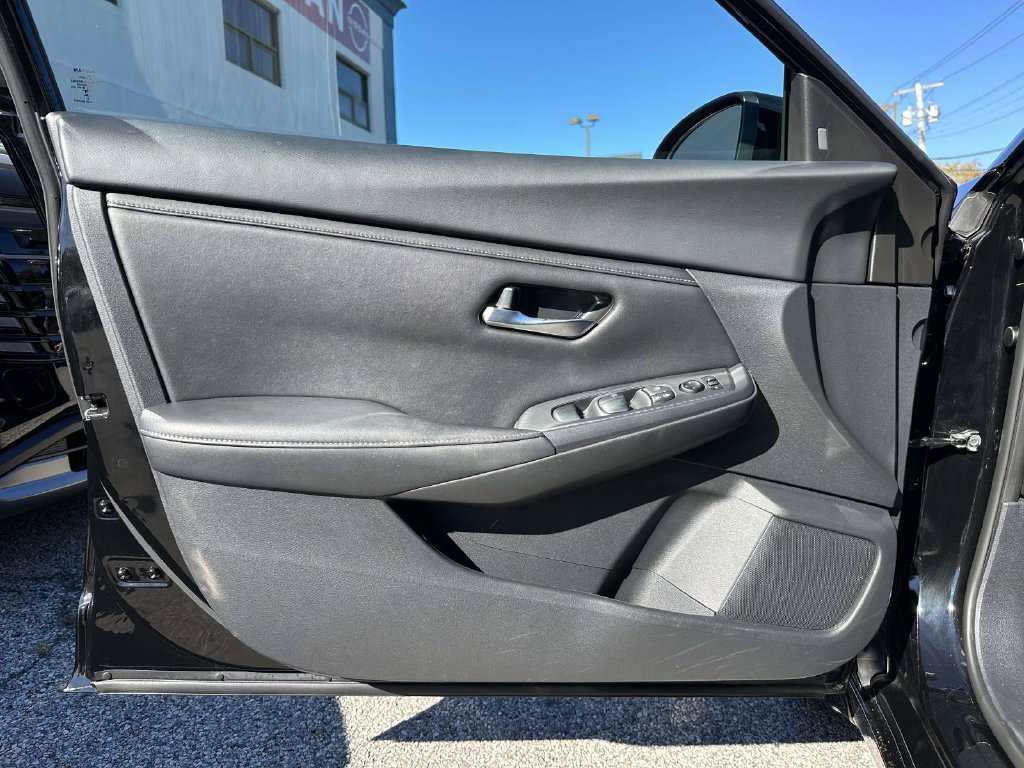 Used 2024 Nissan Sentra SV FWD image 14
