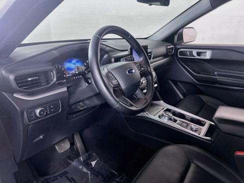 Used 2020 Ford Explorer XLT w/ Equipment Group 202A AWD/4WD image 9