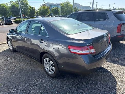 Used 2011 Toyota Camry LE FWD image 6
