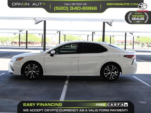 Used 2019 Toyota Camry SE FWD image 4