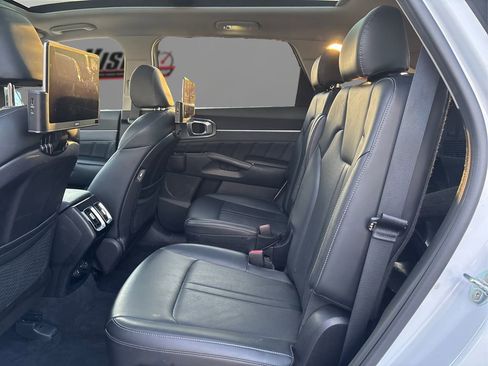 Used 2022 Kia Sorento SX image 10
