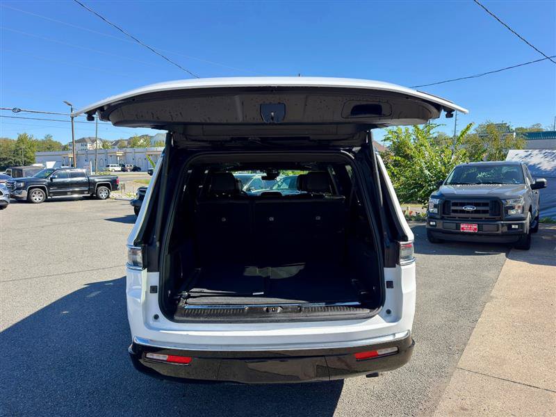 Used 2024 Jeep Grand Wagoneer L Series III AWD/4WD image 4