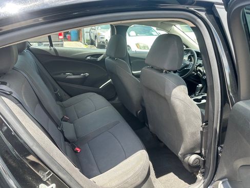 Used 2018 Chevrolet Cruze LS FWD image 14