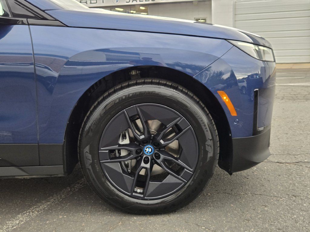 Certified 2024 BMW iX xDrive50 AWD/4WD image 11