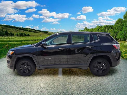 Used 2018 Jeep Compass Sport FWD image 3