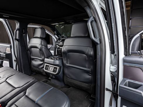 Used 2026 Ford F450 Platinum image 31