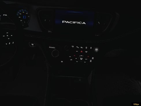 New 2027 Chrysler Pacifica Limited AWD/4WD image 19