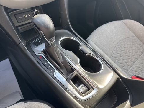 Certified 2022 Chevrolet Equinox LS image 26