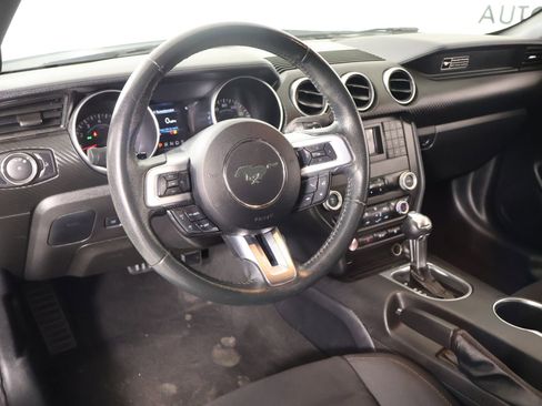 Used 2020 Ford Mustang Coupe RWD image 2