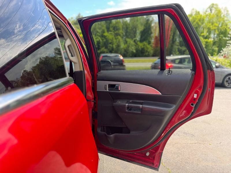 Used 2012 Lincoln MKX AWD image 15