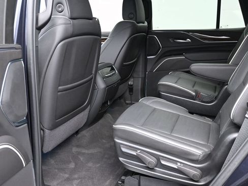 Certified 2024 Cadillac Escalade Premium Luxury AWD/4WD image 15
