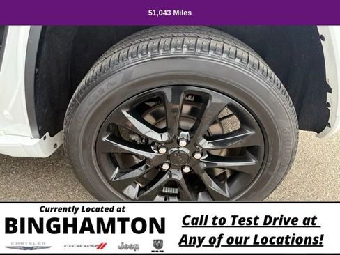 Used 2022 Jeep Grand Cherokee Laredo X image 22