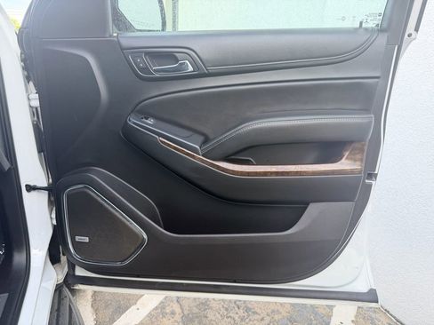 Used 2018 Chevrolet Suburban LT RWD image 26