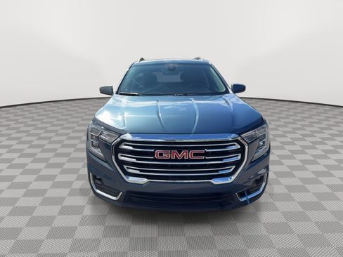 Used 2024 GMC Terrain SLT AWD/4WD image 3