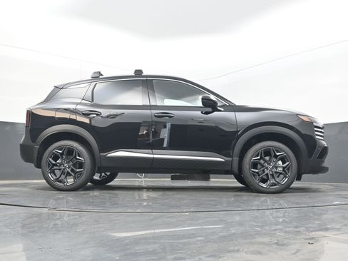 New 2026 Nissan Kicks SR image 27