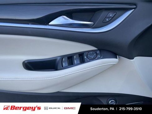 Used 2019 Buick Enclave Essence AWD/4WD image 25