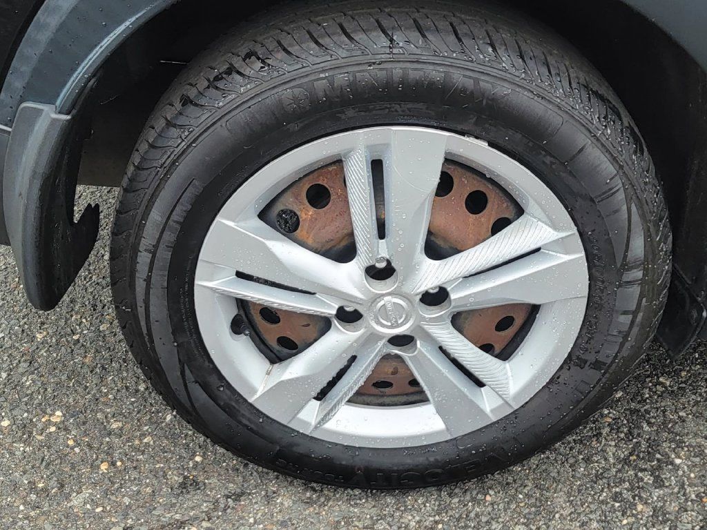 Used 2020 Nissan Kicks S FWD image 10