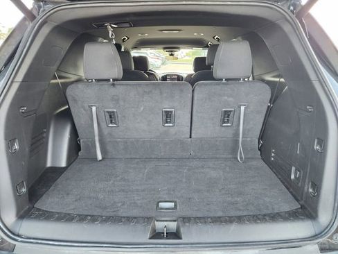 Used 2023 Chevrolet Traverse LT image 19