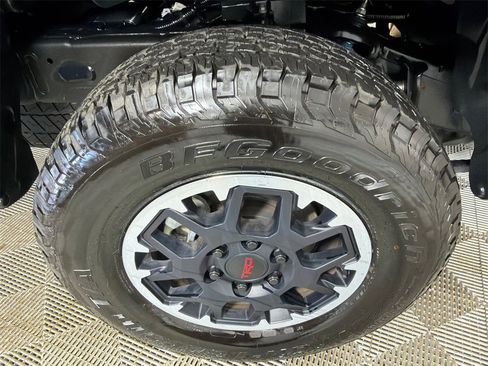 Used 2024 Toyota Tacoma TRD Off-Road image 18