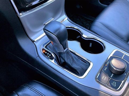 Certified 2022 Jeep Grand Cherokee Limited image 31