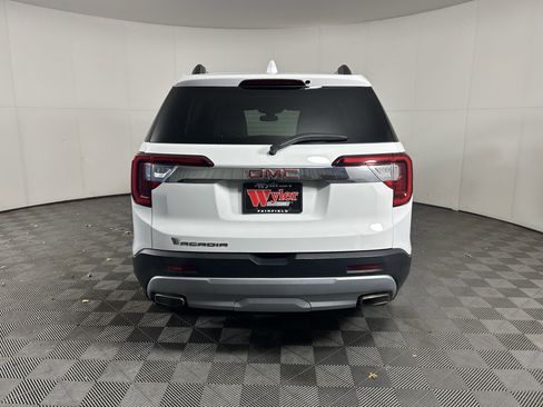Used 2023 GMC Acadia SLT image 16