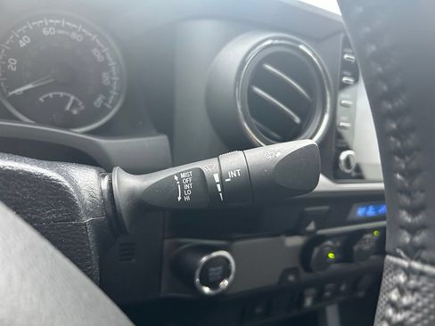 Used 2022 Toyota Tacoma TRD Sport RWD image 23