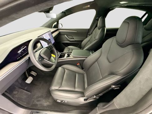 Used 2024 Tesla Model X AWD/4WD image 18