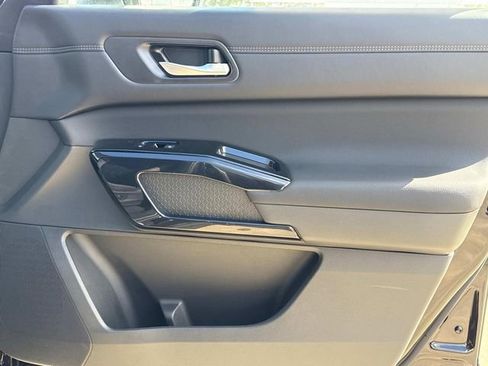 New 2026 Nissan Pathfinder Platinum FWD image 16