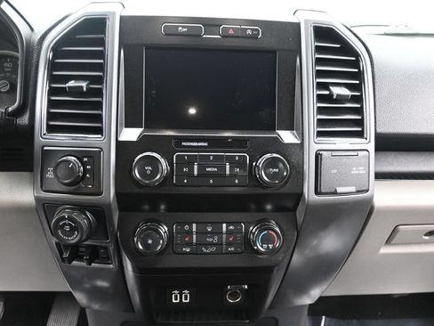 Used 2019 Ford F150 XLT w/ Equipment Group 302A Luxury AWD/4WD image 15