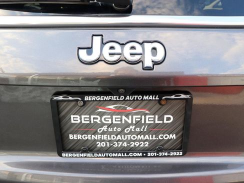 Used 2024 Jeep Compass Latitude AWD/4WD image 55