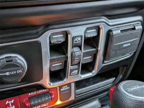 Used 2022 Jeep Gladiator Mojave image 24