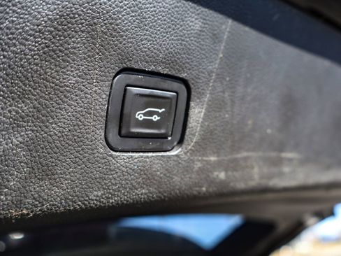 Used 2019 Chevrolet Traverse LT image 37