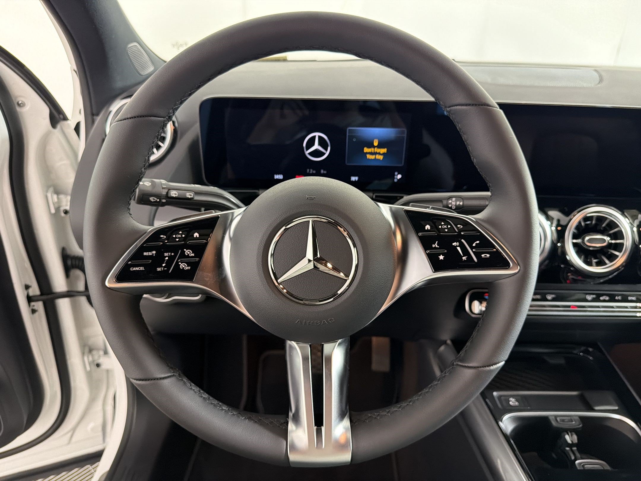 Used 2026 Mercedes-Benz GLA 250 4MATIC image 11