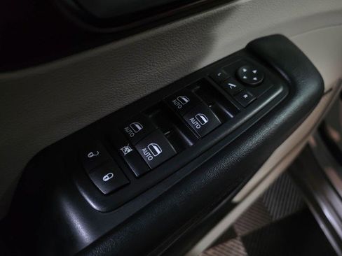 Used 2017 Chrysler Pacifica Limited image 44