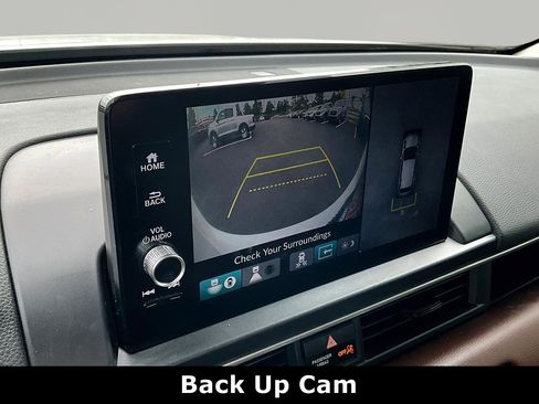 Used 2025 Honda Pilot Elite image 14