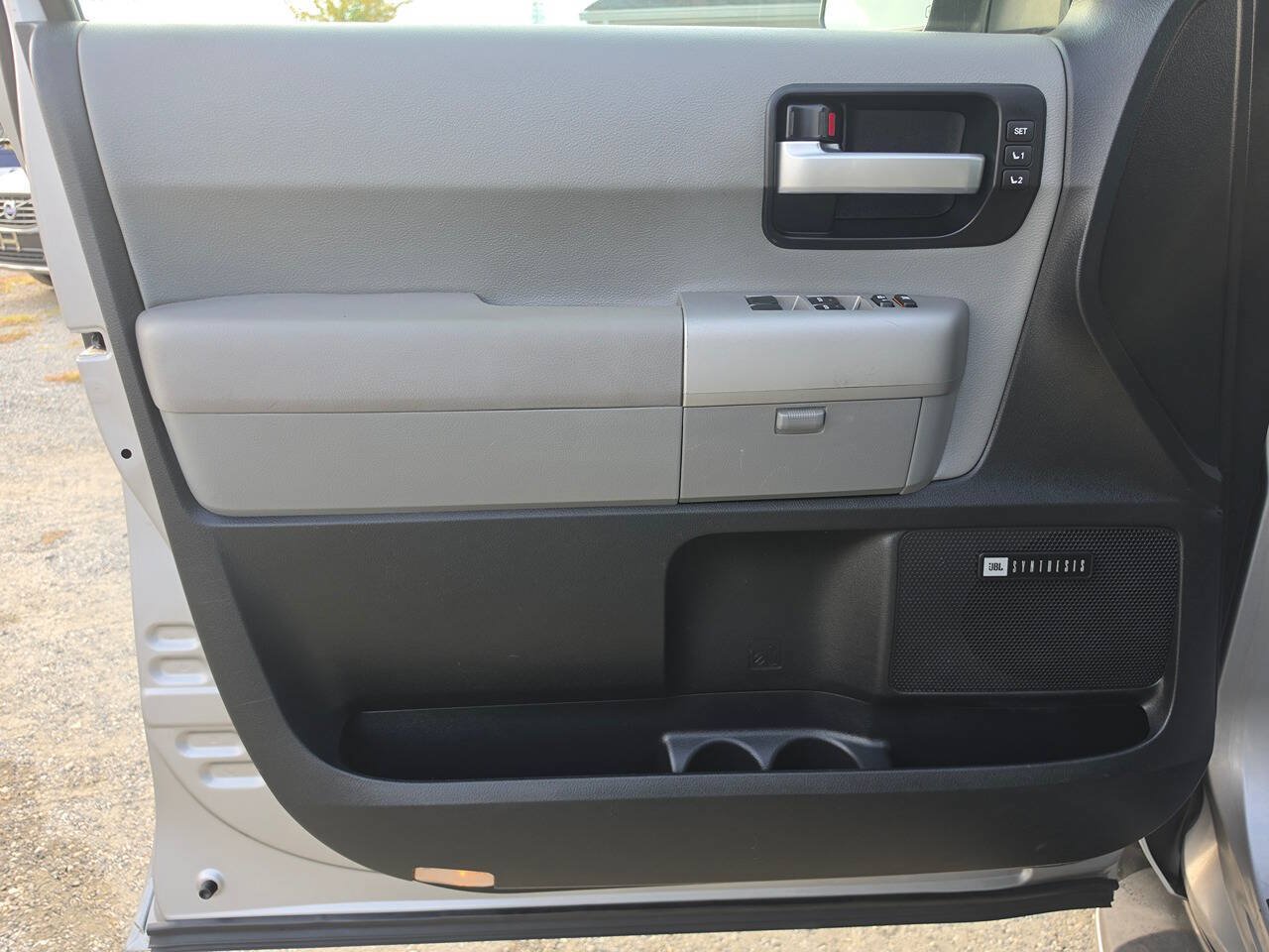Used 2008 Toyota Sequoia Platinum w/ Cold Area Pkg AWD/4WD image 7