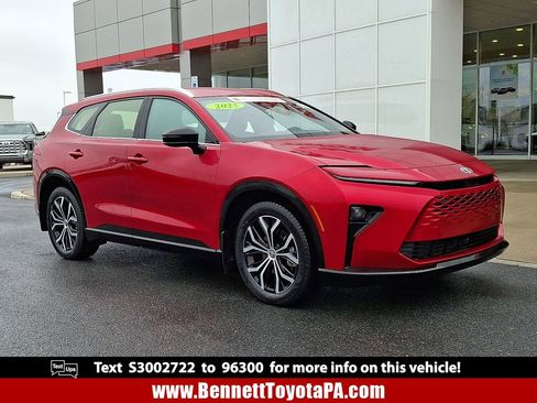 Certified 2025 Toyota Crown Signia image 1