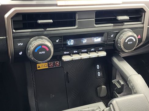 Used 2025 Toyota 4Runner 4WD image 29