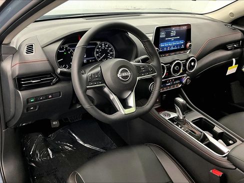 New 2025 Nissan Sentra SR w/ SR Premium Package FWD image 13