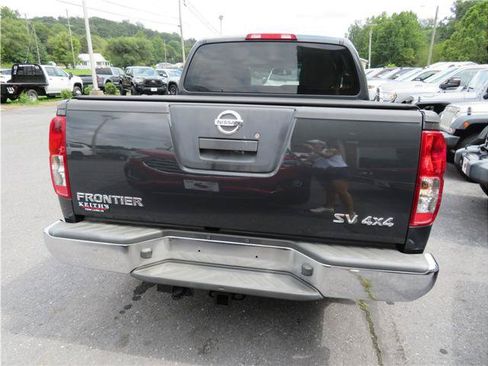 Used 2012 Nissan Frontier SV w/ SV Premium Utility Pkg AWD/4WD image 17