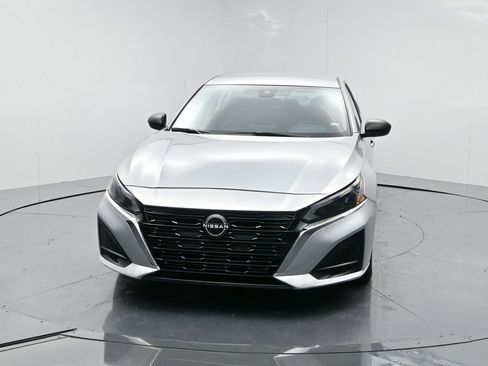 Used 2024 Nissan Altima 2.5 SV image 19