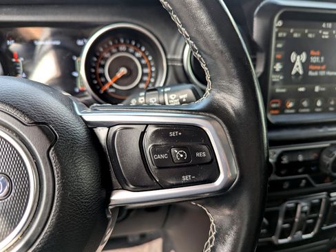 Used 2021 Jeep Wrangler Unlimited Sahara image 16