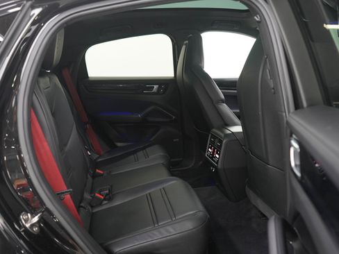 Used 2023 Porsche Cayenne Platinum Edition AWD/4WD image 13