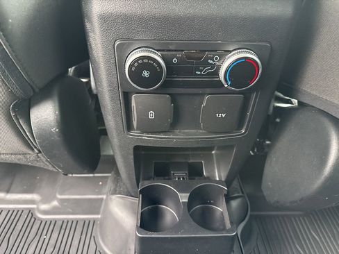 Used 2023 Ford Explorer XLT image 12