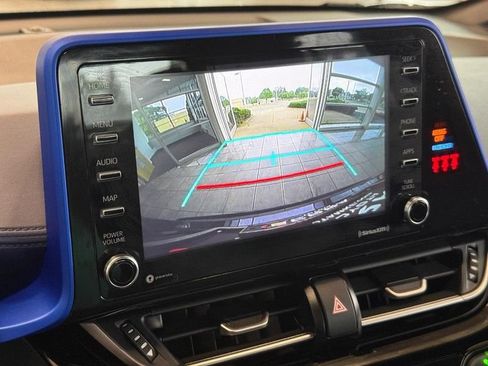 Used 2022 Toyota C-HR XLE FWD image 23